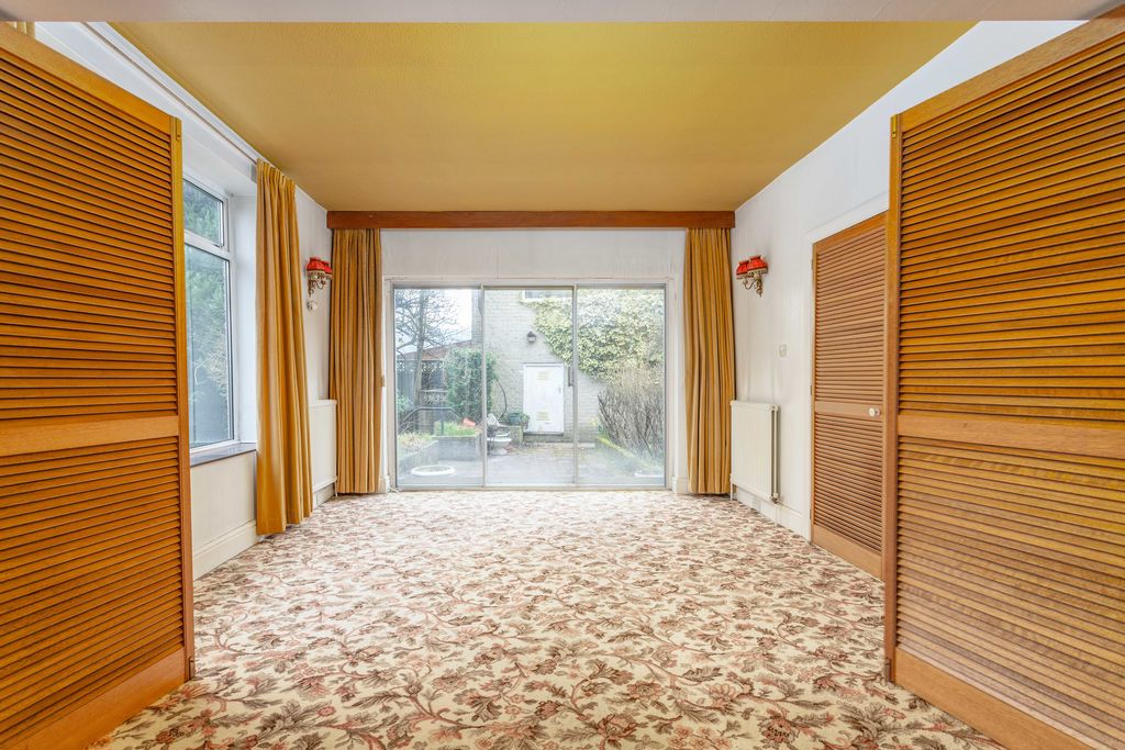 Higher Park Royd Drive